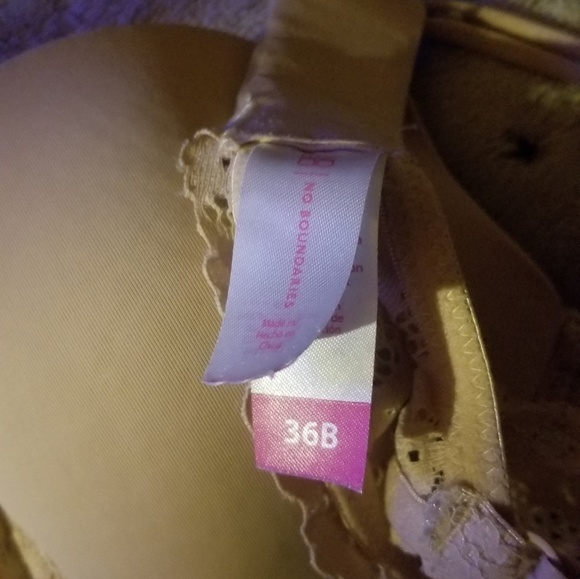 No Boundaries Bra & Victoria Secret Angel Thong - Picture 5 of 8